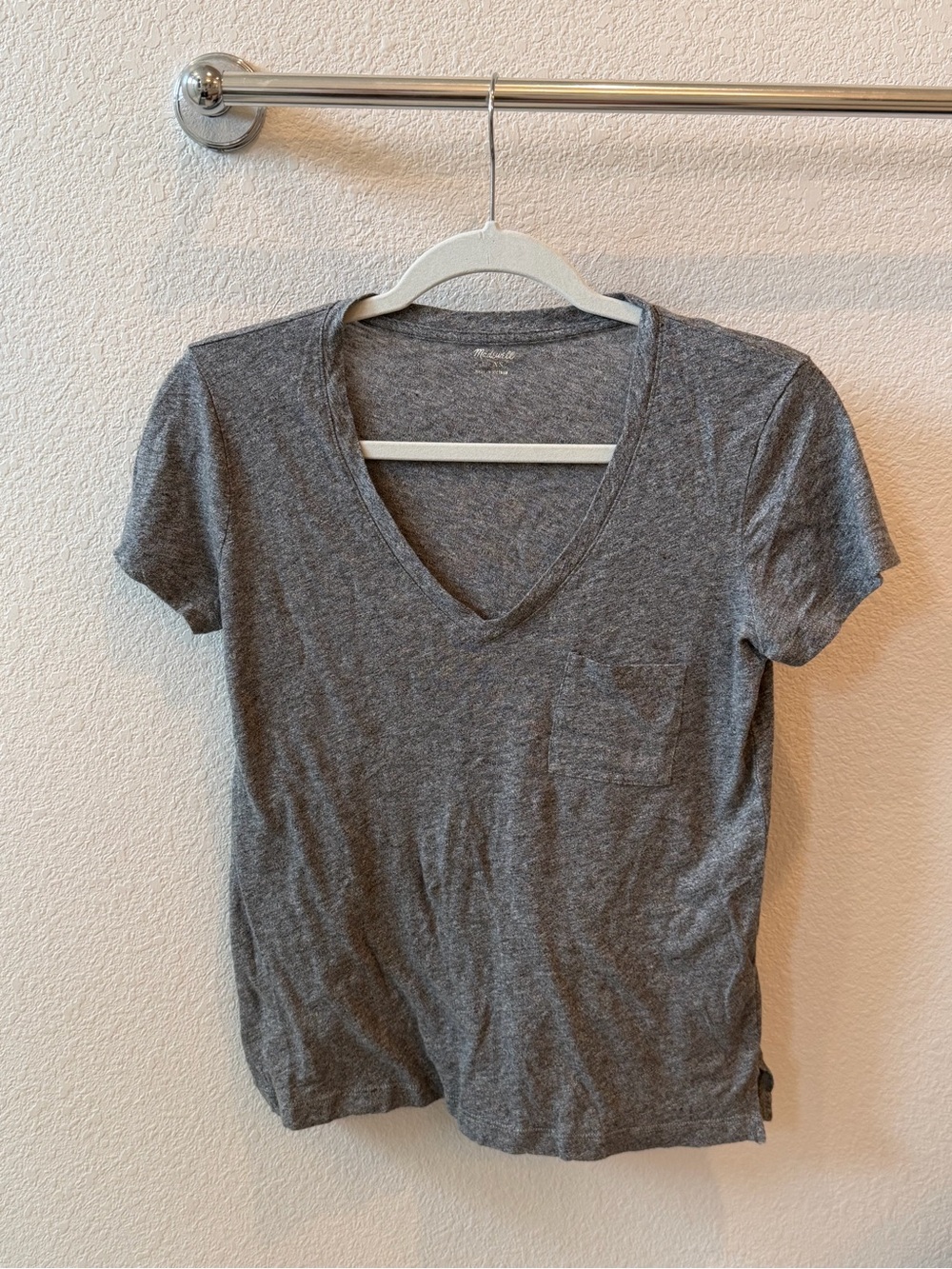 MADEWELL Gray V Neck Short Sleeve Shirt